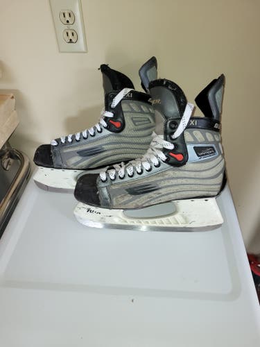 Senior Used Bauer Vapor XI Hockey Skates Extra Wide Width Size 11