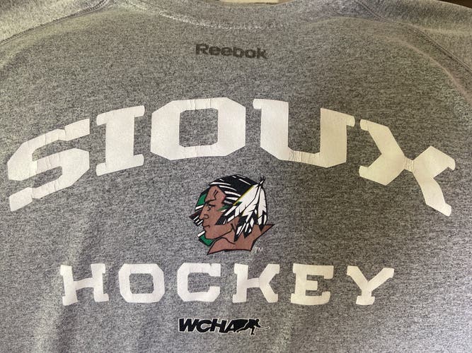 Vintage UND Fighting Sioux Reebok Speedwick Hockey Shirt