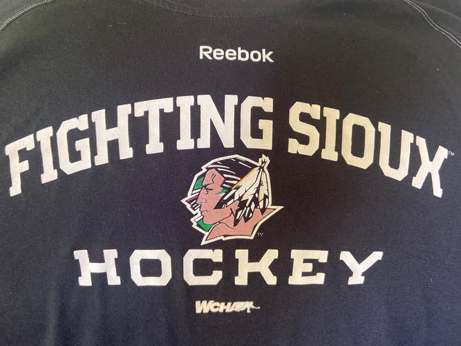 Vintage UND Fighting Sioux Reebok Speedwick Hockey Shirt