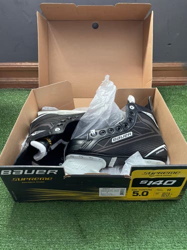 New Bauer Regular Width Pro Stock Size 5 Supreme S140 Hockey Skates