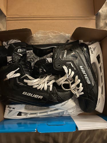 Used Bauer Regular Width Size 7 Fit 2 Supreme Mach Hockey Skates