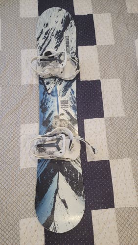 Lib Tech Cold Brew 158 Wide snowboard Union Falcor bindings