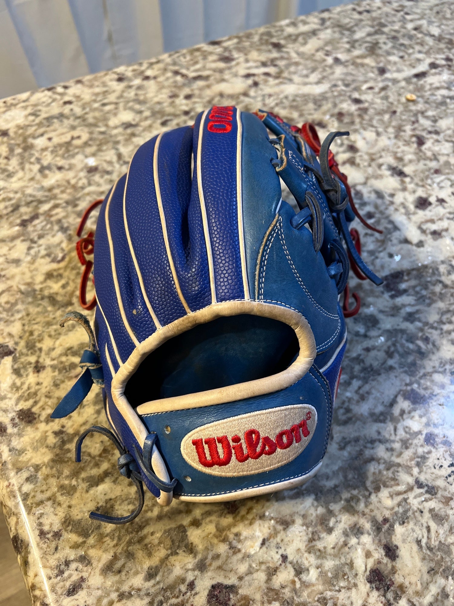 Vladimir Guerrero Jr. sports glove honoring his HOF father – WFTV