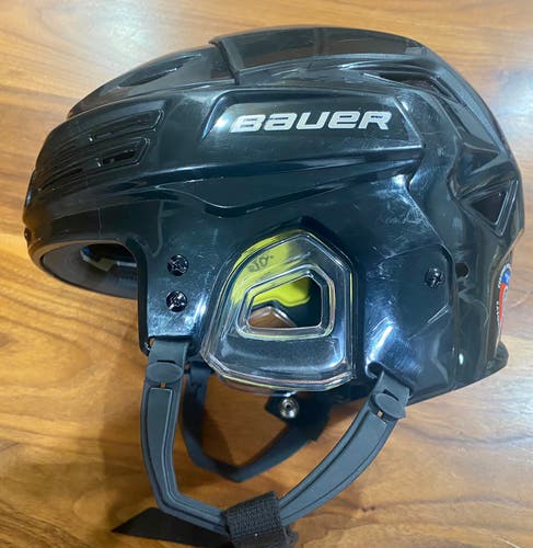 Used Medium Bauer Re-Akt 200 Helmet