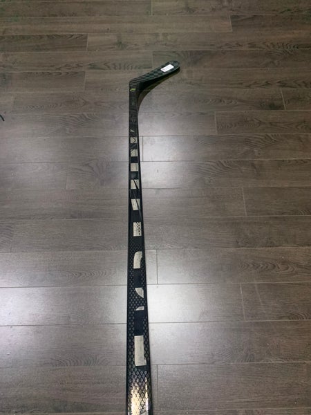 Senior Right Handed P92 Vapor FlyLite ( SHADOW) Hockey Stick