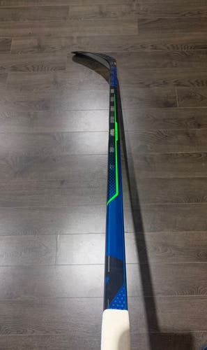 Senior Right Handed P92  Nexus Geo Hockey Stick