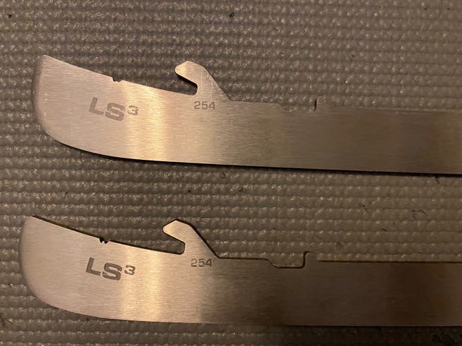 Pro Stock Bauer LS3 Steel Runners 254