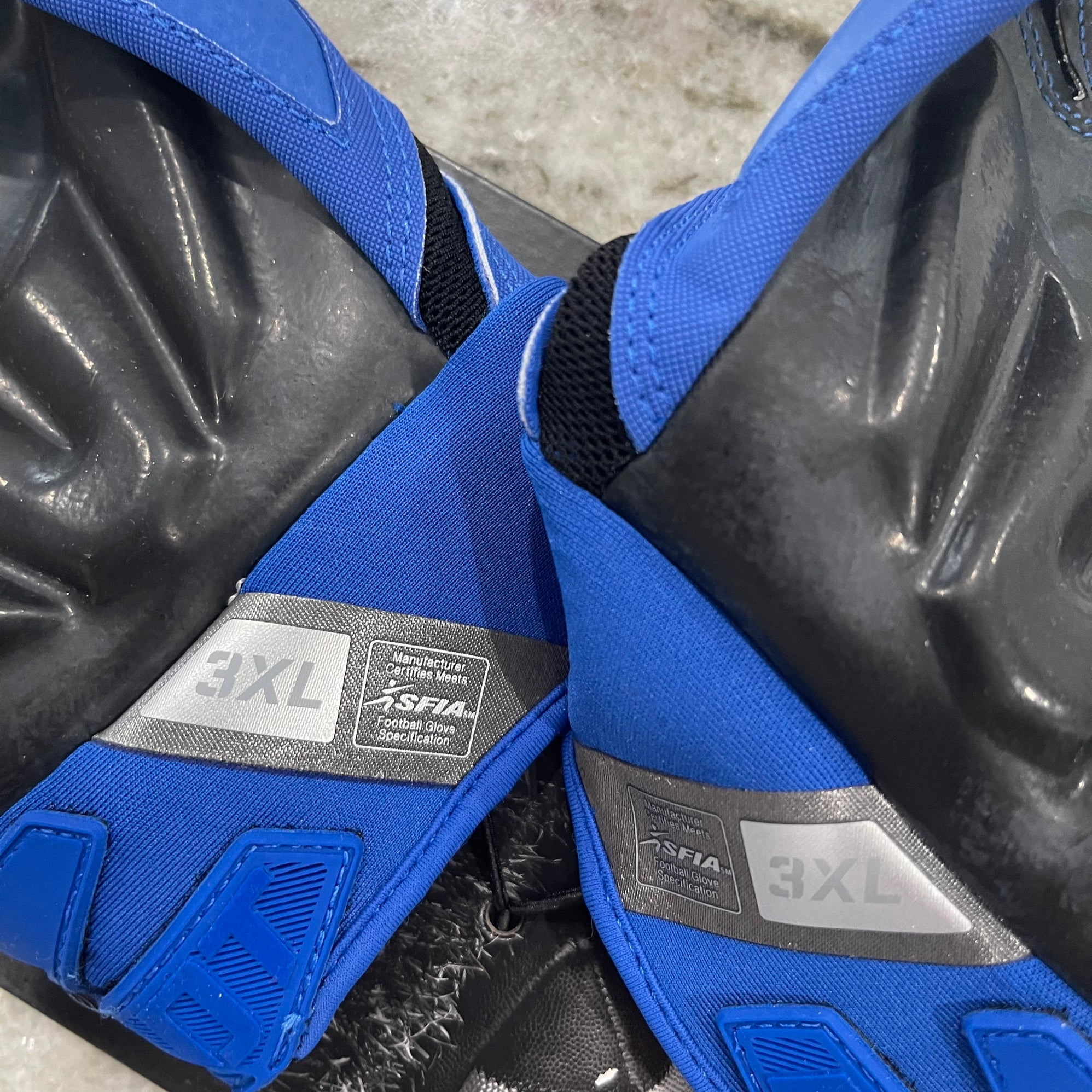 Off-White x Nike D-Tack Football Gloves w/ Tags - Blue Gloves & Mittens,  Accessories - WOFFW24494