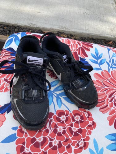 Nike Youth 3 football cleats