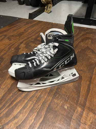 Used CCM Regular Width  Size 9.5 RibCor 88K Hockey Skates
