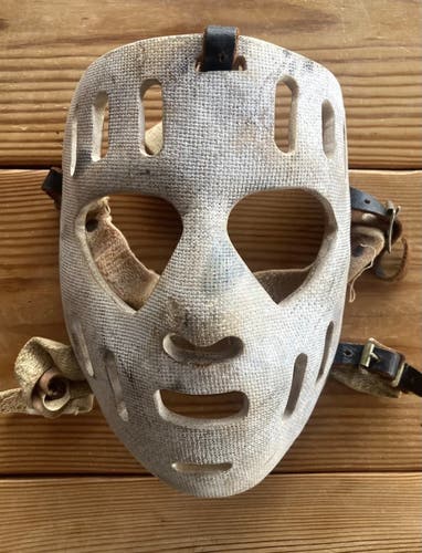 VINTAGE GAME WORN FIBREGLASS GOALIE MASK VERY RARE AMAZING SHAPE!!