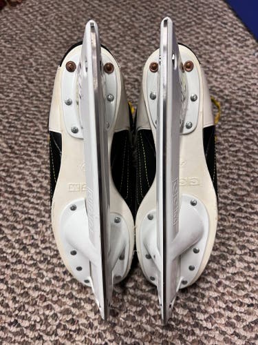 Ccm 652 Super Tacks pro lite 3 hockey skates size 9.5