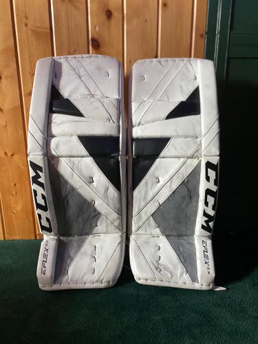 32" CCM  EFLEX 5.5 Goalie Leg Pads