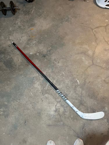 Senior Right Handed P28 70 Flex Custom Supreme UltraSonic Hockey Stick