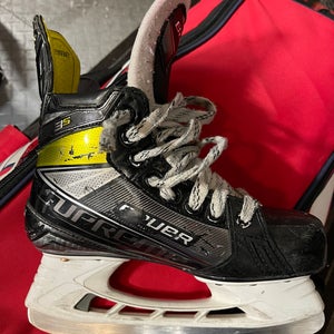 Used Bauer Regular Width Size 4.5 Supreme 3S Hockey Skates