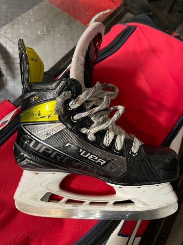 Used Bauer Regular Width Size 4.5 Supreme 3S Hockey Skates