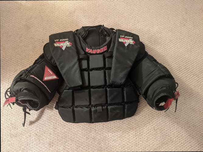 Vaughn VP 2200 Goalie Chest Protector men's small