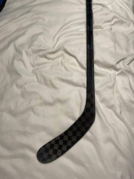 Senior Right Handed P28 Ribcor Trigger 6 Pro Hockey Stick