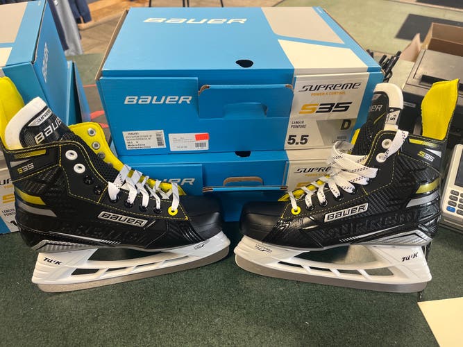 New Bauer Regular Width Size 5.5 Supreme S35 Hockey Skates