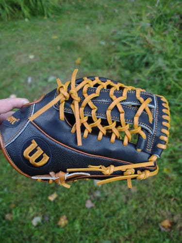 NWOT Custom Wilson A2000 BW38 Superskin