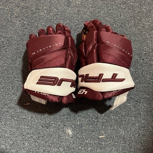 New True Catalyst 9X Pro Stock Gloves Colorado Avalanche Reverse Retro Helm 14”