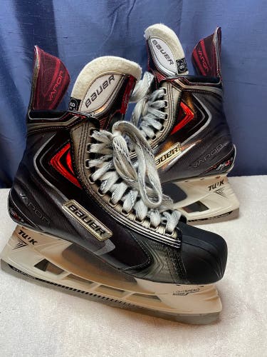 Barely Used Bauer Vapor APX2 Hockey Skates 9.5 EE - Like New!!