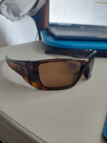 Medium/Large Oakley Fuel Cell Sunglasses Brown