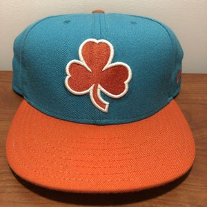 Boston Celtics Hat Cap Fitted Men 7 5/8 New Era NBA Basketball Retro Clover