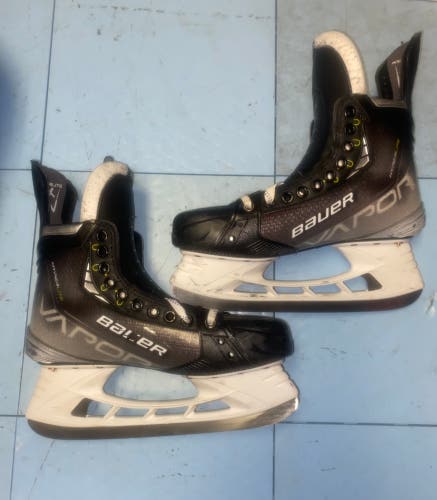 NHL GAME USED Bauer Vapor Hyperlite Pro Stock Skates Size 8.5