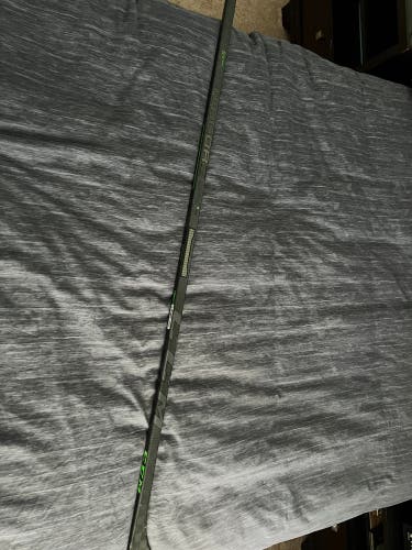 Senior Right Handed P88 95 Flex Ribcore Trigger 6 Pro Hockey Stick