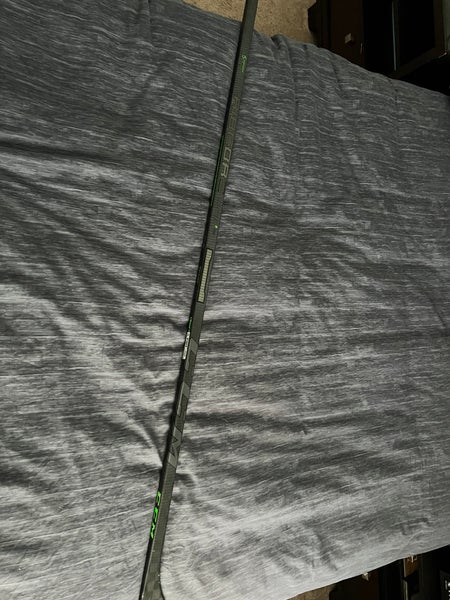 Senior Right Handed P88 95 Flex Ribcore Trigger 6 Pro Hockey Stick