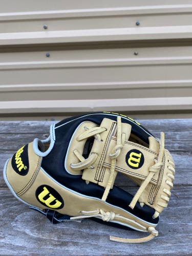 Infield 11.5" A2000 Baseball Glove