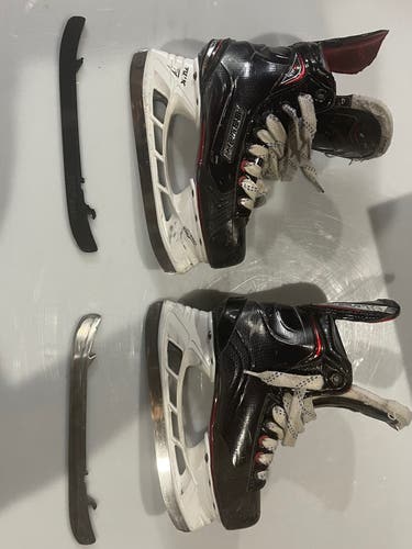Bauer 4.0 Vapor XLTX PRO+ Hockey Skates -  3 Sets Of Blades - D Width