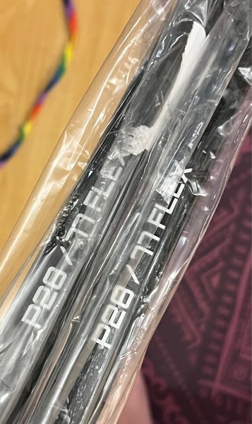 Senior Right Handed P28 Vapor Hyperlite Hockey Stick