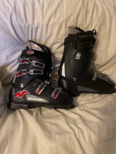 Nordica 10 GT-S Ski Boots 29.5