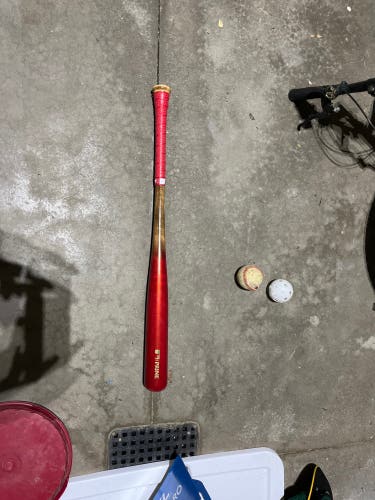 BBCOR Certified Wood (-3) 29 oz 32" MLB Prime Maple Bat