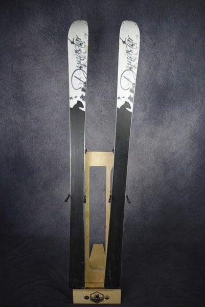 DYNASTAR EXCLUSIVE LEGEND POWDER SKIS SIZE 165 CM WITH MARKER