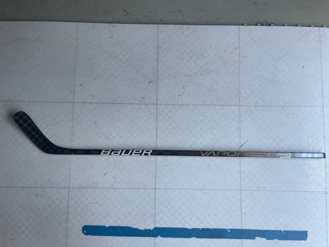 Senior Used Right Handed Bauer Vapor Hyperlite Hockey Stick P88
