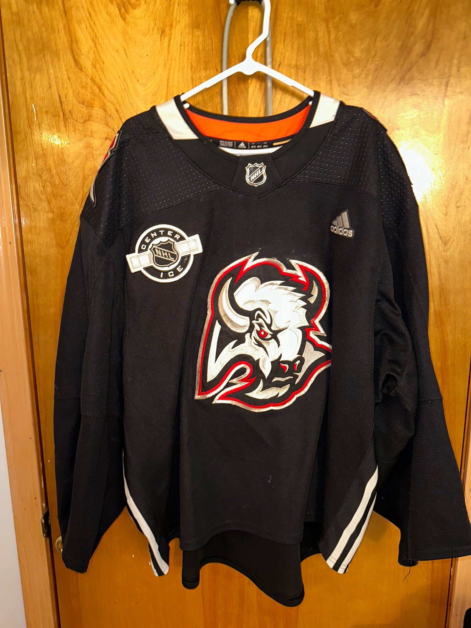 black and red buffalo sabres jersey