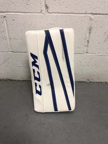 CCM Extreme Flex II 860 Full Right Blocker