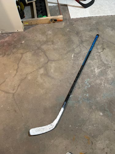 Senior Right Handed P88  Nexus 2N Hockey Stick