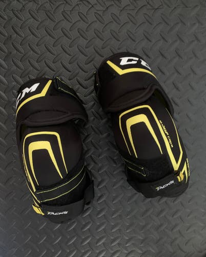 USED Large CCM Tacks 9040 Elbow Pads