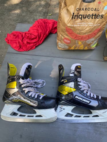 Used Bauer Wide Width  Size 8.5 Supreme 3S Hockey Skates