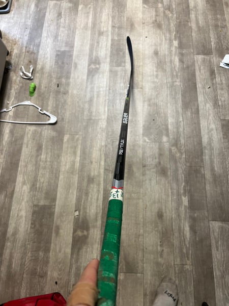 Senior Right Handed P92 Vapor Hyperlite Hockey Stick