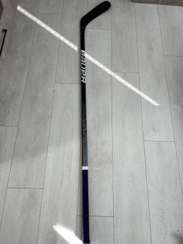 Right Handed Vapor Hyperlite Team Hockey Stick