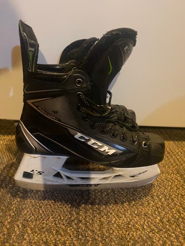 Used CCM Regular Width Size 7 Ribcore maxx pro Hockey Skates
