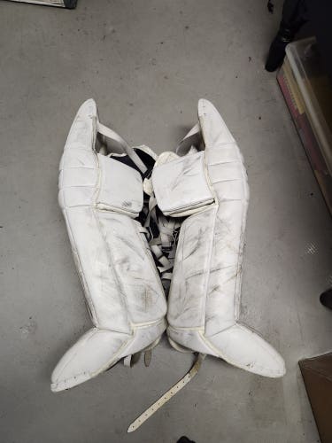 Used 34" Vaughn Velocity V4 Goalie Leg Pads