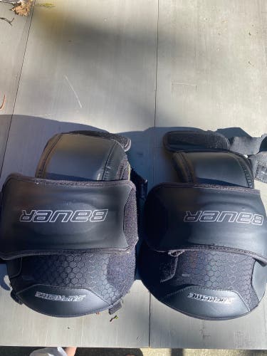 Bauer supreme knee pads