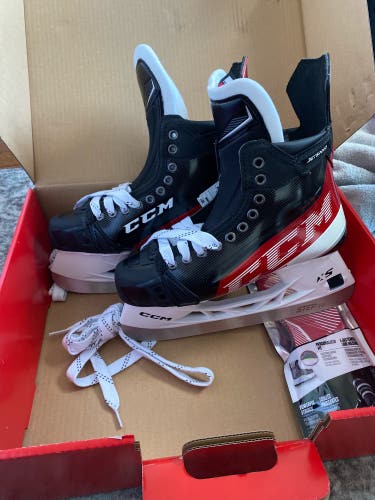 New CCM Regular Width Size 7.5 JetSpeed FT4 Pro Hockey Skates