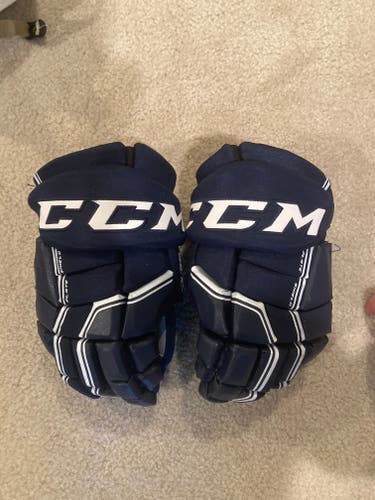 Used CCM Quicklite 290 Gloves 14"